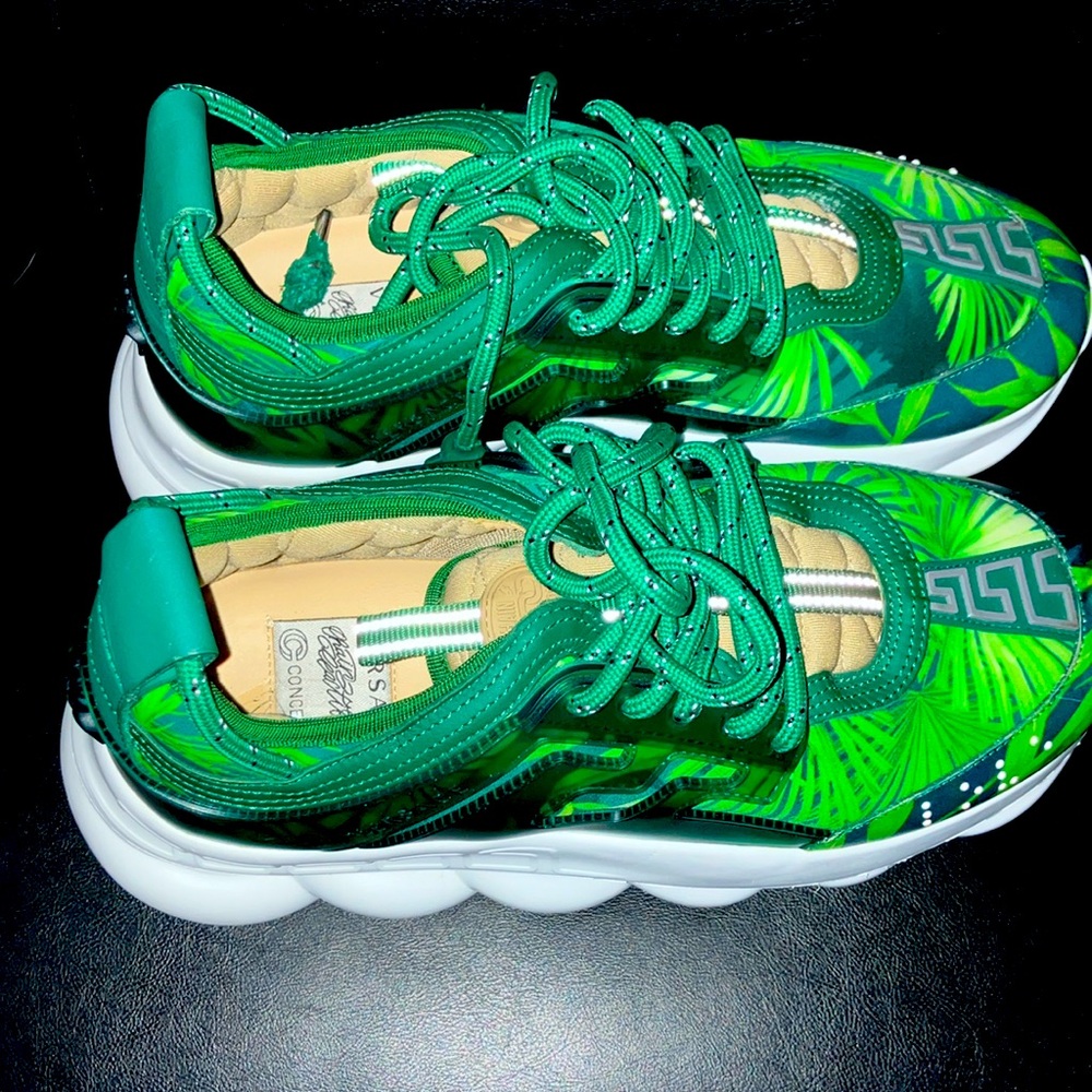 Versace chain reaction size 6